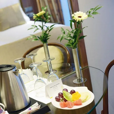 מלון Regis Hotelschiff 4