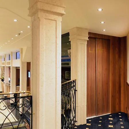 מלון Regis Hotelschiff 4