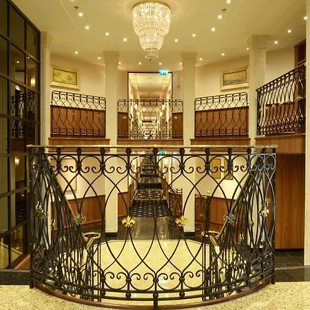 Regis Hotelschiff 4 מלון בזל